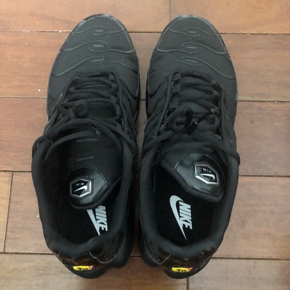 Air max plus triple black - Picture 3 of 4